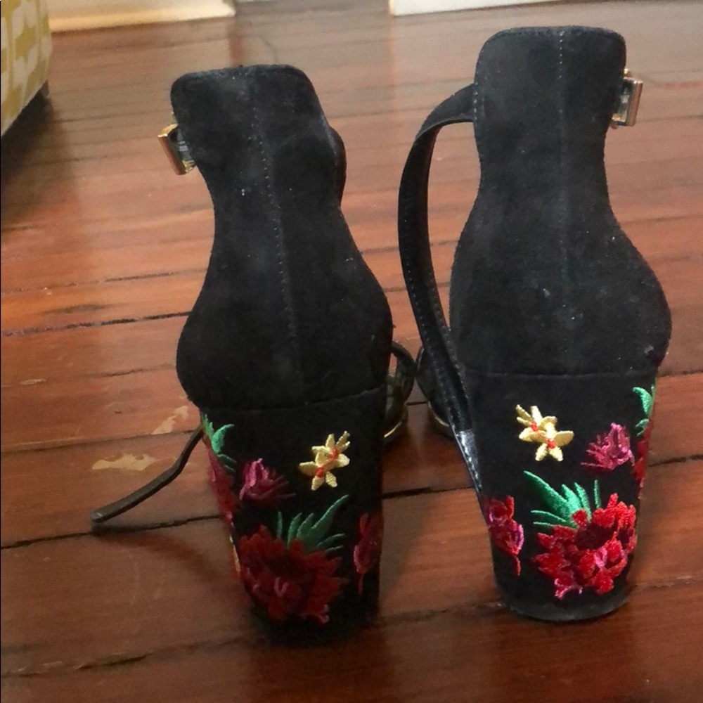 Kenneth Cole Heels with Flower Pattern Heel